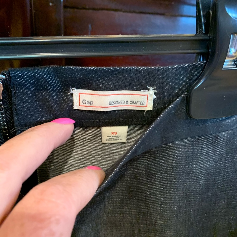 Gap jean skirt - Picture 2 of 4
